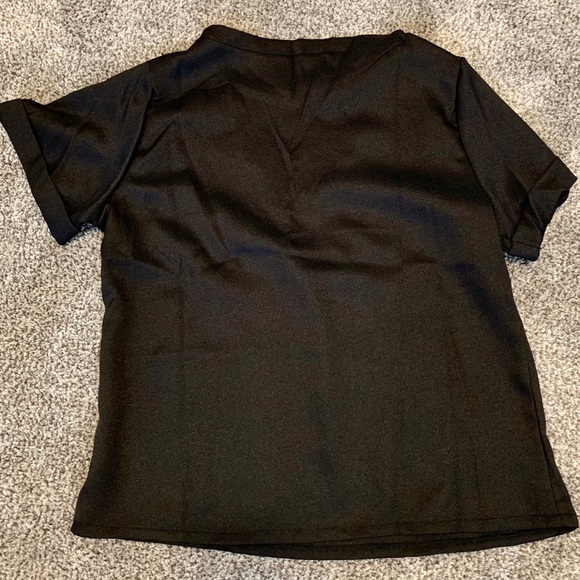 Boxy Cut Out Short Sleeve Round Neck Tshirt Blouse - Picture 4 of 5